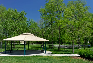 LAKESIDE PLAZA