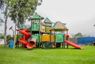 KIDS PLAY AREA