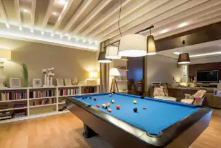 INDOOR GAME ROOM